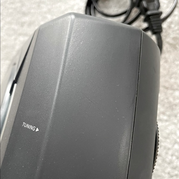 Phillips CD Clock Radio with Gentle Wake - Picture 6 of 9